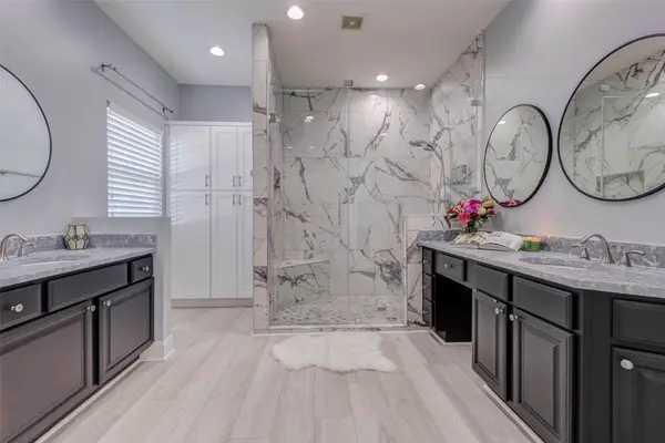 28 Versante Court, Houston, TX 77070