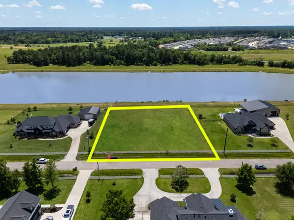11918 W Border Oak Dr, Magnolia, TX 77354