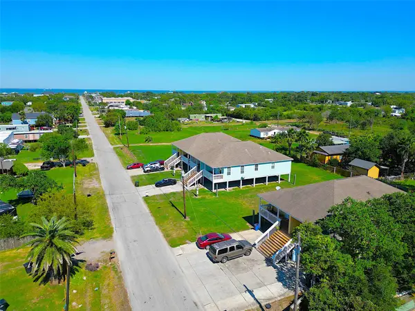 535 12th Street, San Leon, TX 77539