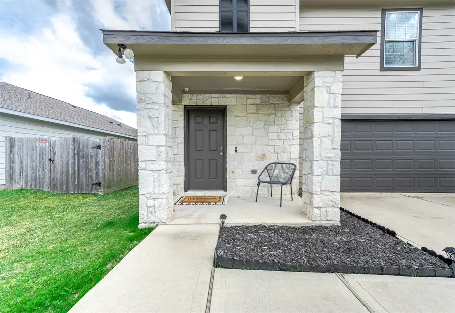 2015 Avenue H, Danbury, TX 77534 - #3