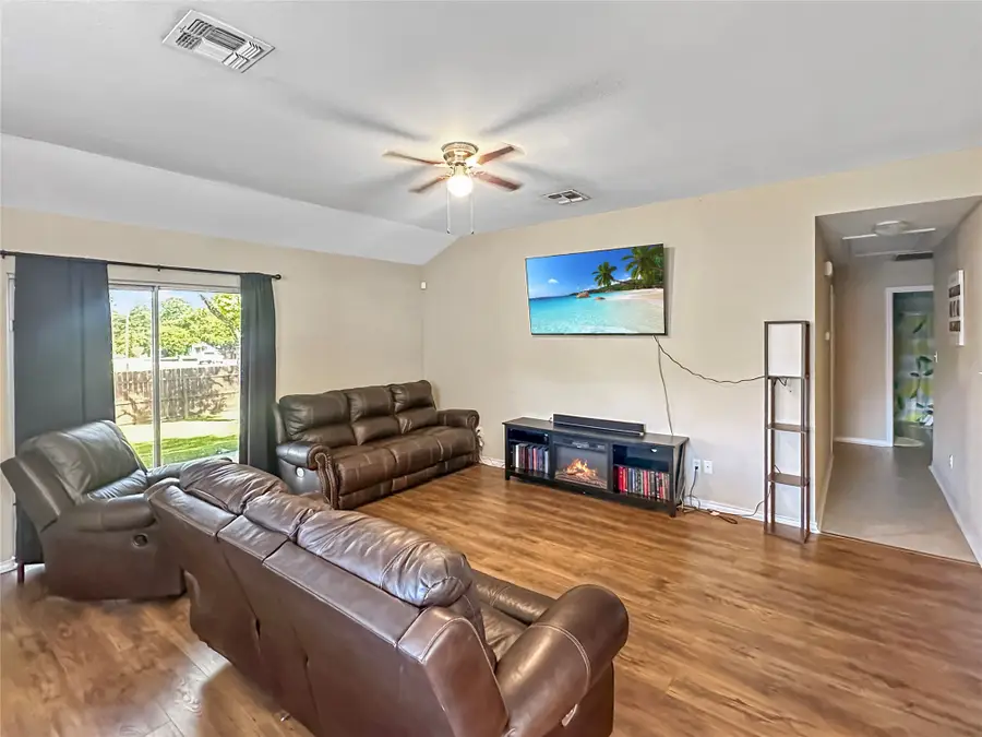 704 S Market Street, Flatonia, TX 78941 - #3