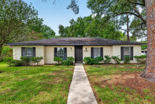 402 Christina Lane, Friendswood, TX 77546