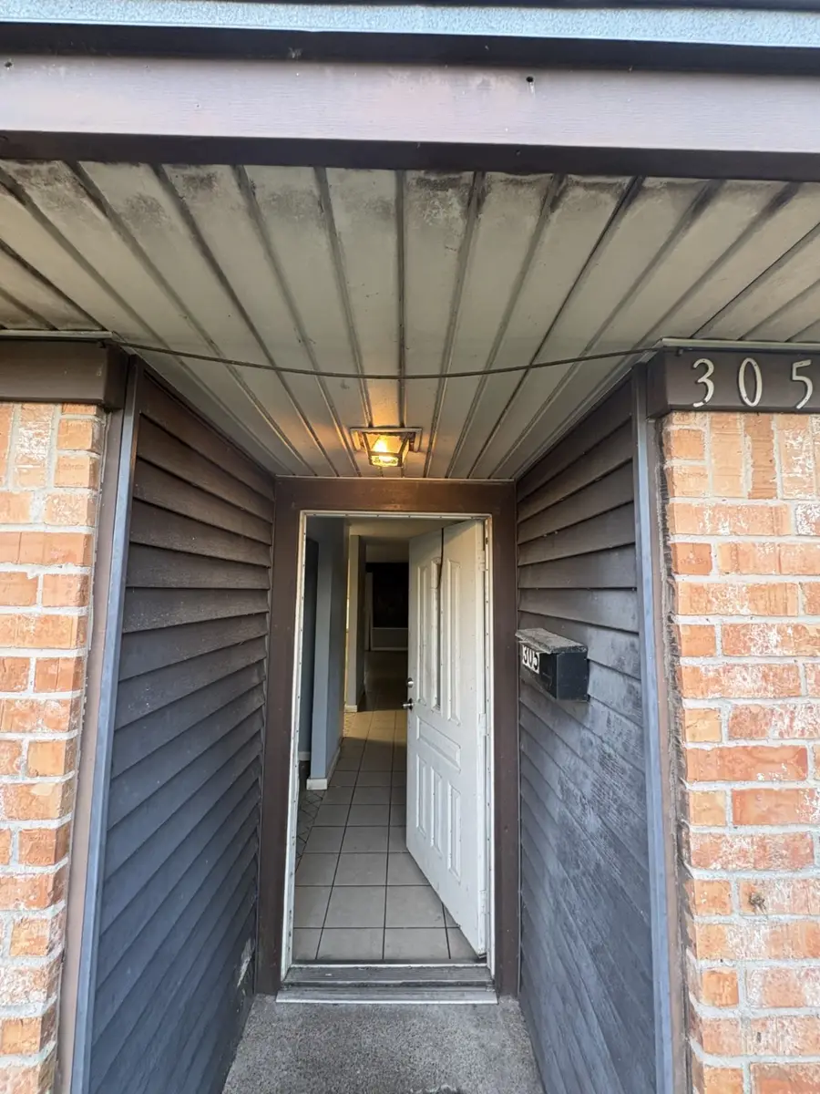 305 N Linden Drive N, Texas City, TX 77591 - Image #2