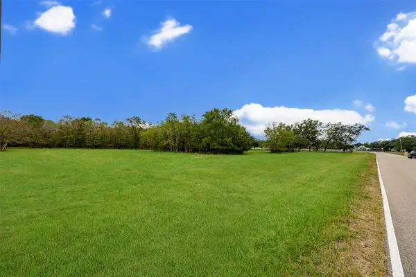 16702 Sun Valley Lane, Rosharon, TX 77583