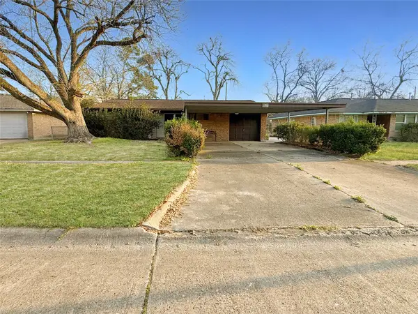 409 Midway Drive, Baytown, TX 77521