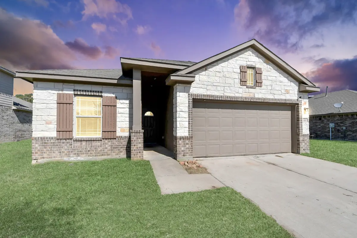 330 Kickapoo Drive, Anahuac, TX 77514 - #1