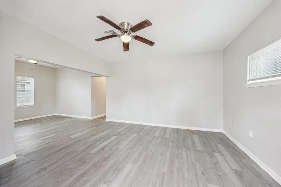 710 E Magnolia Street, Angleton, TX 77515 - #2