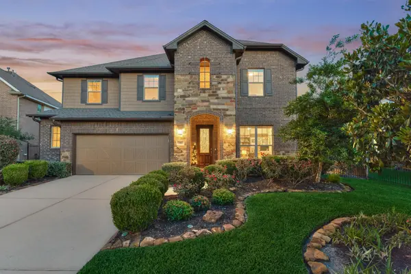 18 Shire Glen Place, The Woodlands, TX 77354