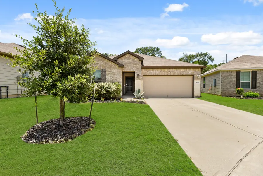2340 N Amber Ruse Court, Conroe, TX 77304 - Image #3