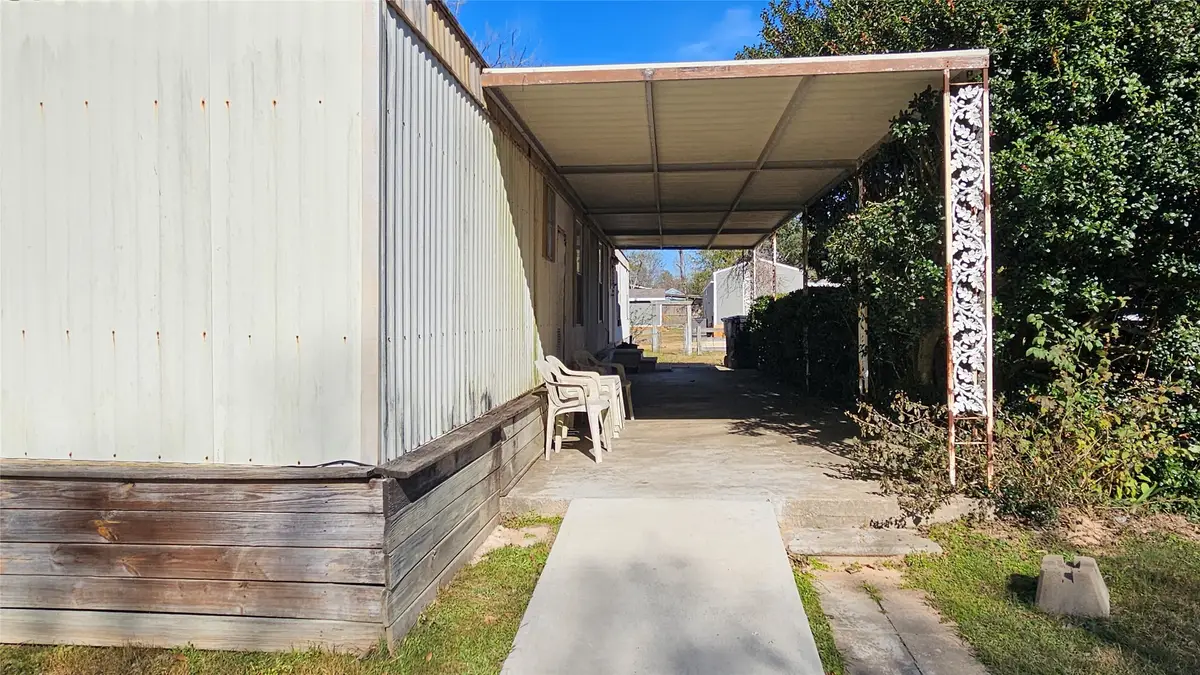 502 South Pine Circle, Pinehurst, TX 77362 - Image #1