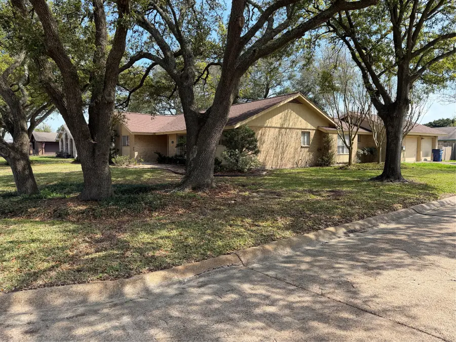1531 17th Avenue N, Texas City, TX 77590 - #2