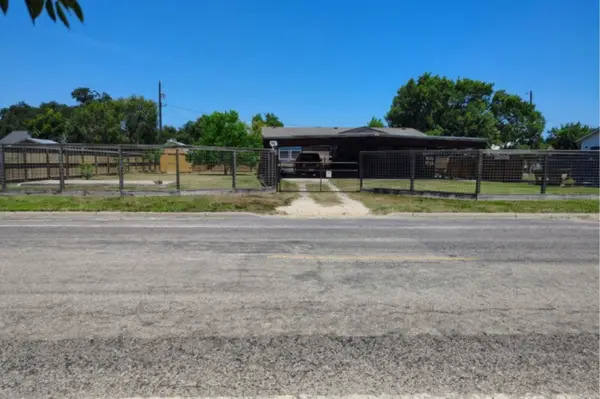 505 Locke Street, Woodsboro, TX 78393