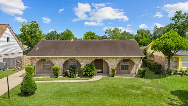 10507 Huntington Way Drive, Houston, TX 77099