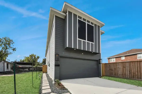 6910 J W Peavy Drive, Houston, TX 77011