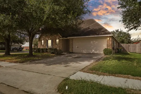 3808 Parry Court, Pearland, TX 77584