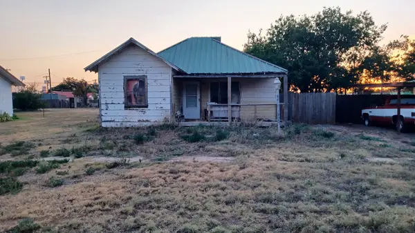 125 N Farmer Avenue, Crosbyton, TX 79322