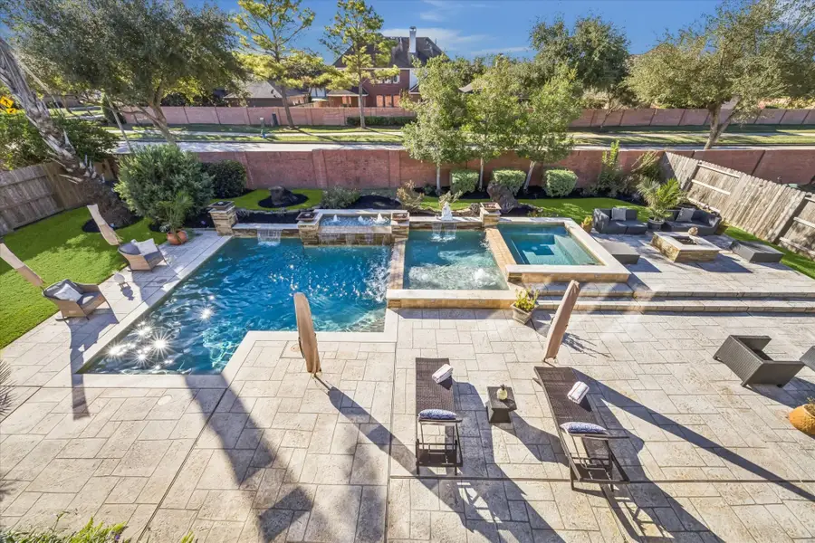 2504 Baywater Canyon Drive, Pearland, TX 77584 - Image #2