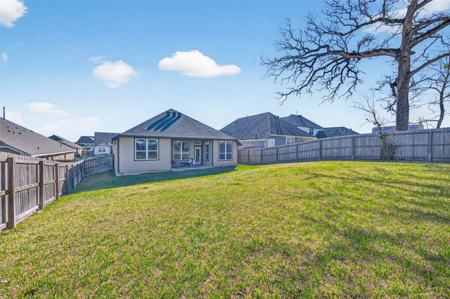 917 Farm Path, Brenham, TX 77833 - #3
