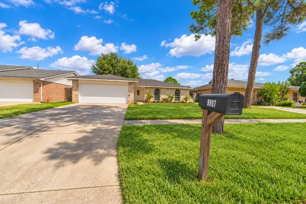 9907 Towne Brook Lane, Sugar Land, TX 77498