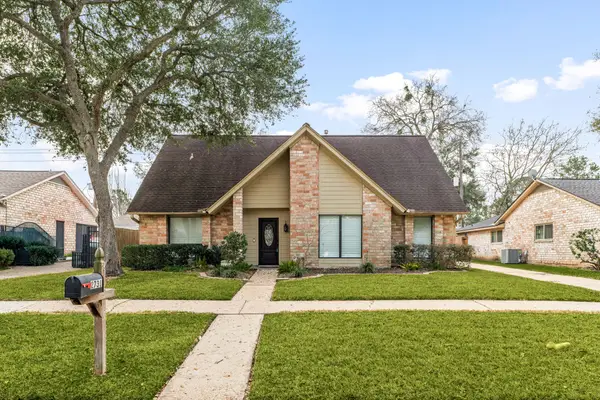 2731 Field Line Drive, Sugar Land, TX 77479