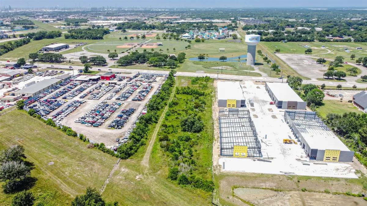 5226 N Main Street, Baytown, TX 77521 - Image #1