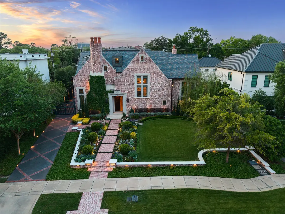 2158 Chilton Road, Houston, TX 77019 - #1