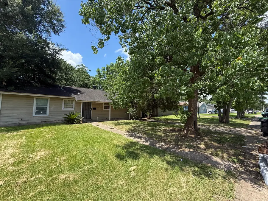 6026 Glenhurst Drive, Houston, TX 77033 - #2