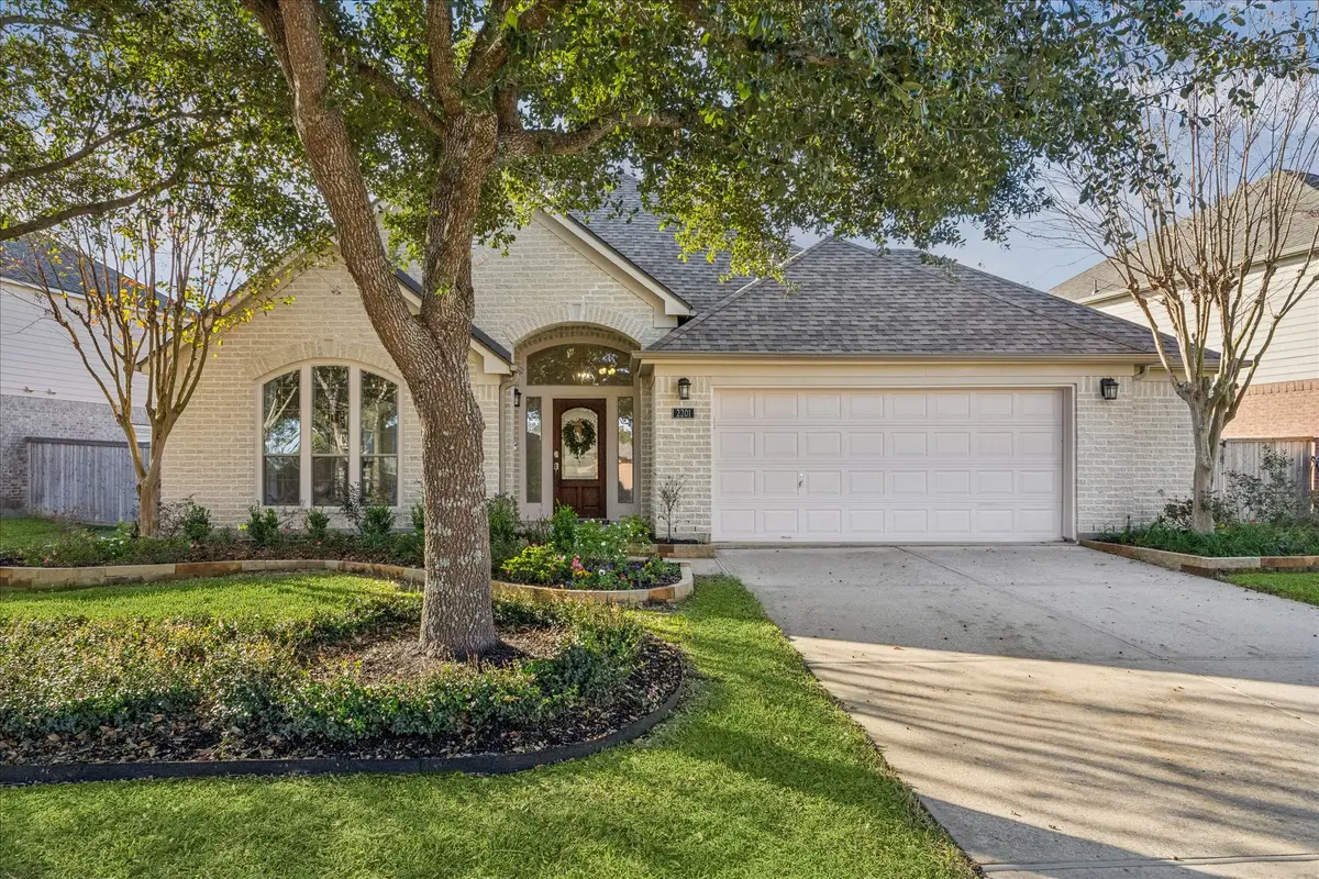 2201 Cambridge Shores Lane, Pearland, TX 77584 - Image #1