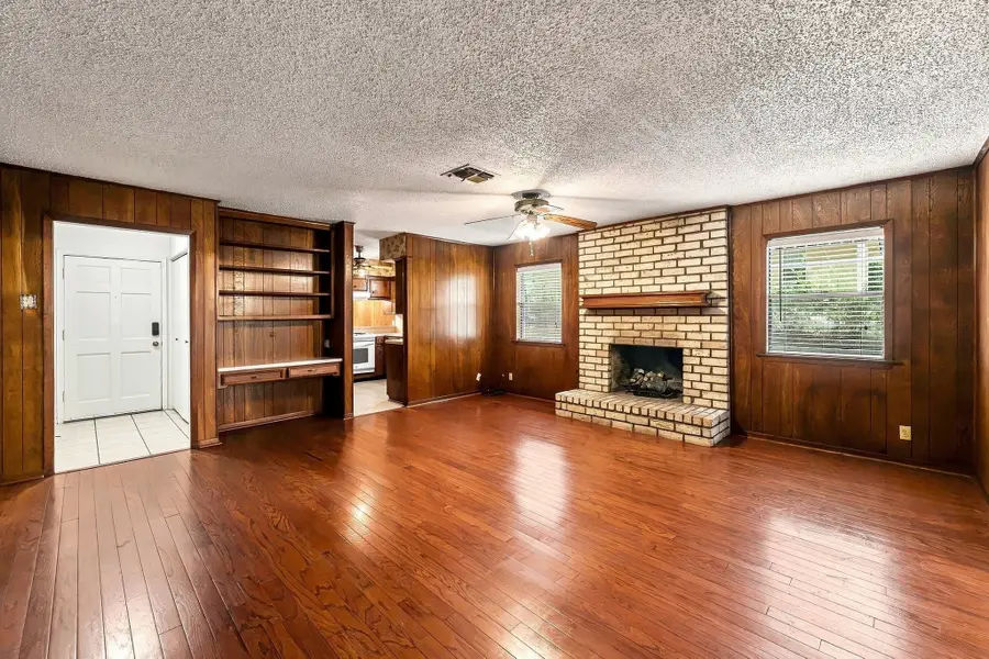 323 Park Hill Street, Huntsville, TX 77340 - #2