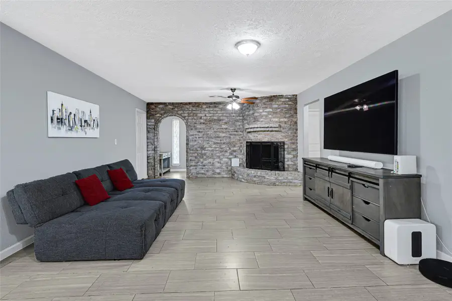 5343 Royal Parkway, Friendswood, TX 77546 - Image #3