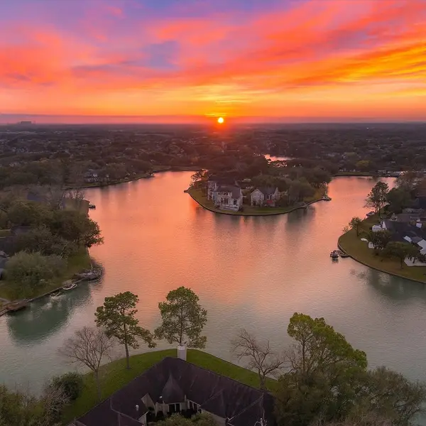 802 San Marino Street, Sugar Land, TX 77478