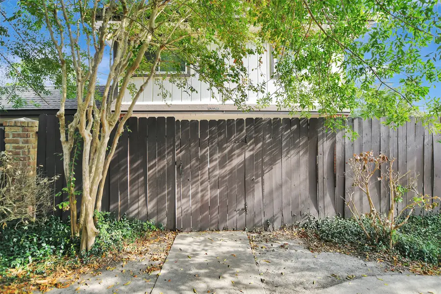 12024B Mighty Oak Drive, Houston, TX 77066 - Image #3