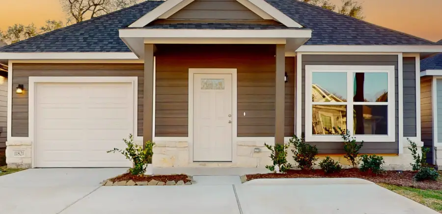 11821 East Gate Drive, Willis, TX 77318 - Image #2