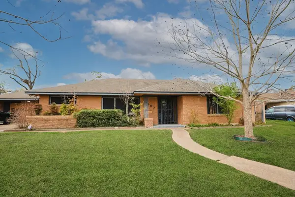 7907 Montglen Drive, Houston, TX 77061