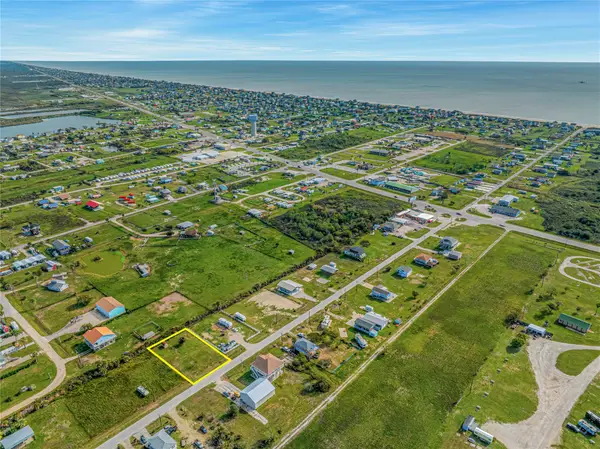 1080 N Monkhouse Drive, Crystal Beach, TX 77650