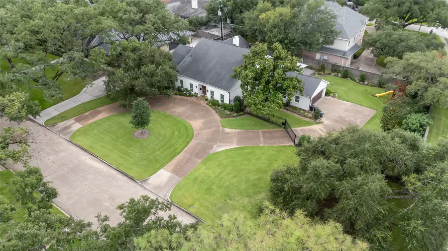 5687 Green Tree Road, Houston, TX 77056 - Image #2