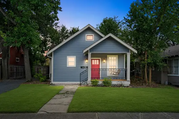 704 E 11th 1/2 Street, Houston, TX 77008