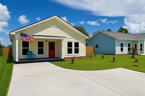 506 Jenni Lane, San Leon, TX 77539