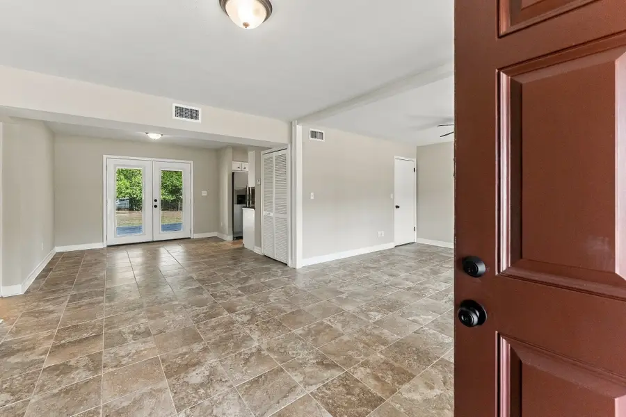 98 Oak Creek Drive, Huntsville, TX 77340 - #2