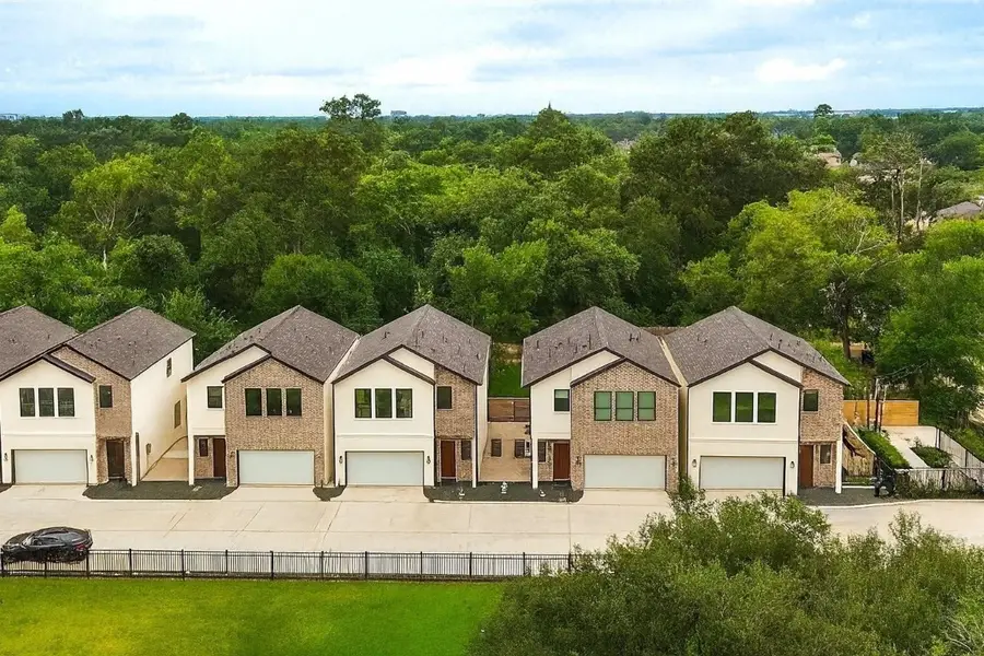 5843 Outer Banks Street, Houston, TX 77091 - #3