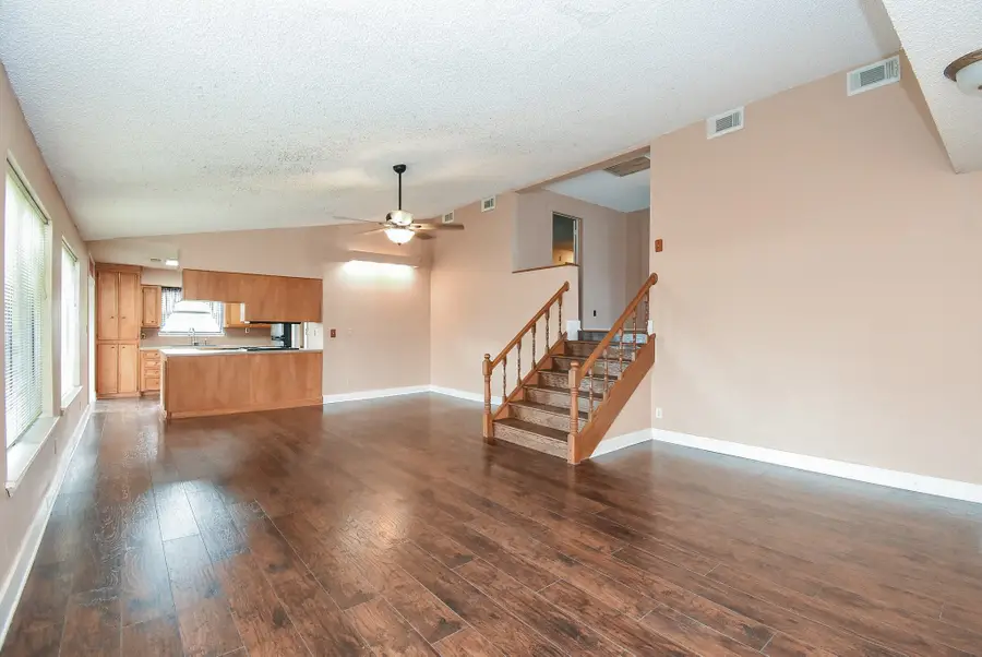 6302 Amie Lane, Pearland, TX 77584 - Image #2