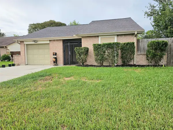 14018 Panhandle Drive, Sugar Land, TX 77498