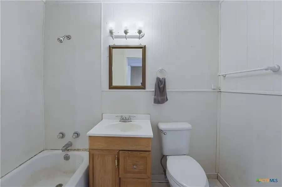 230 Thornton Street, Gonzales, TX 78629 - #3