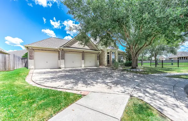 2313 Lilac Breeze Lane, Pearland, TX 77584