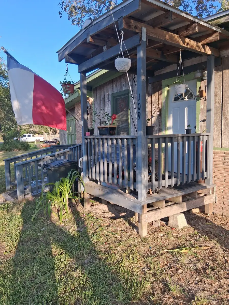 109 Huckleberry Street, Rockport, TX 78382 - #2