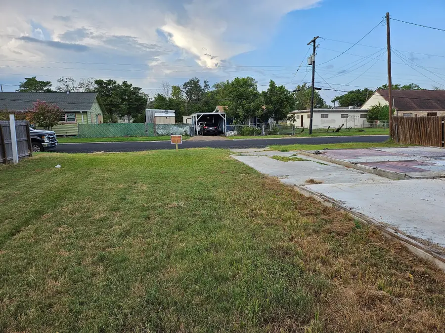 1003 E Virginia Ave, Victoria, TX 77901 - Image #2