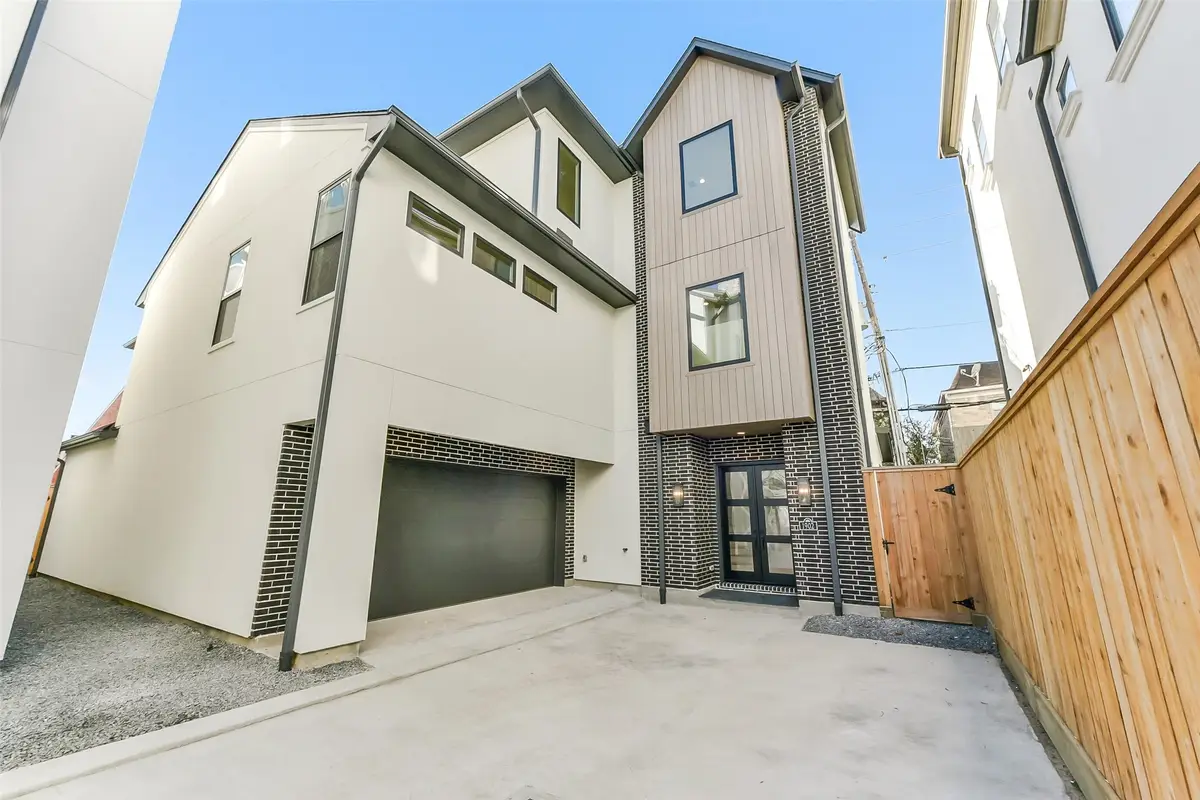 1902 Nantucket Drive, Houston, TX 77057 - Image #1