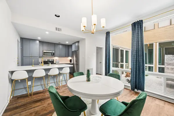 1116 Bering Drive #25, Houston, TX 77057