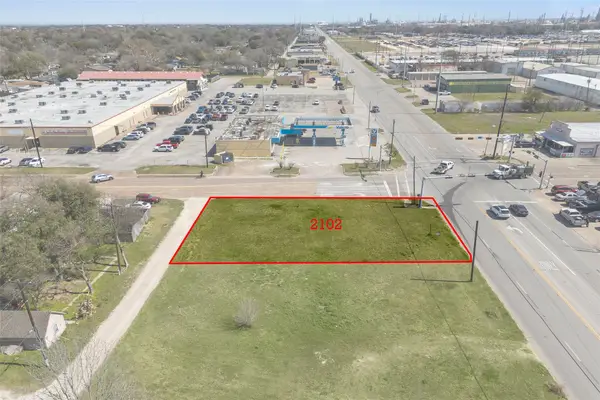 2102 Texas Avenue, Texas City, TX 77590