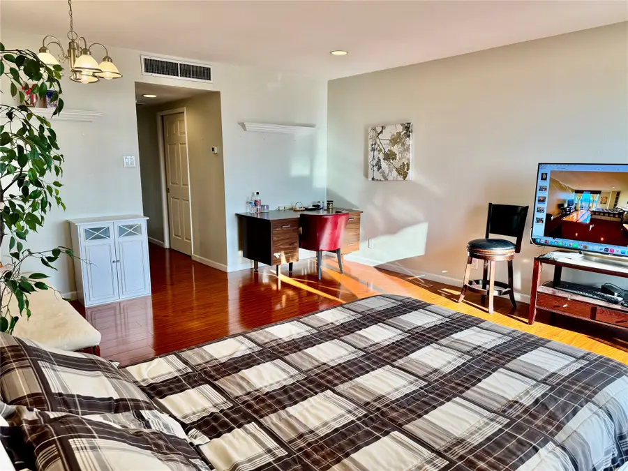 2016 Main Street #2510, Houston, TX 77002 - #3